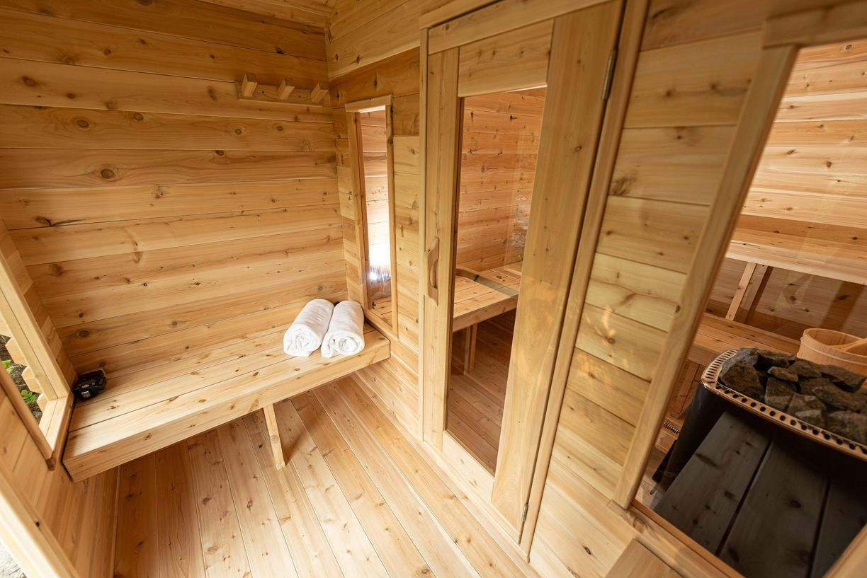 6 Person Cabin Sauna with Changeroom - Georgian