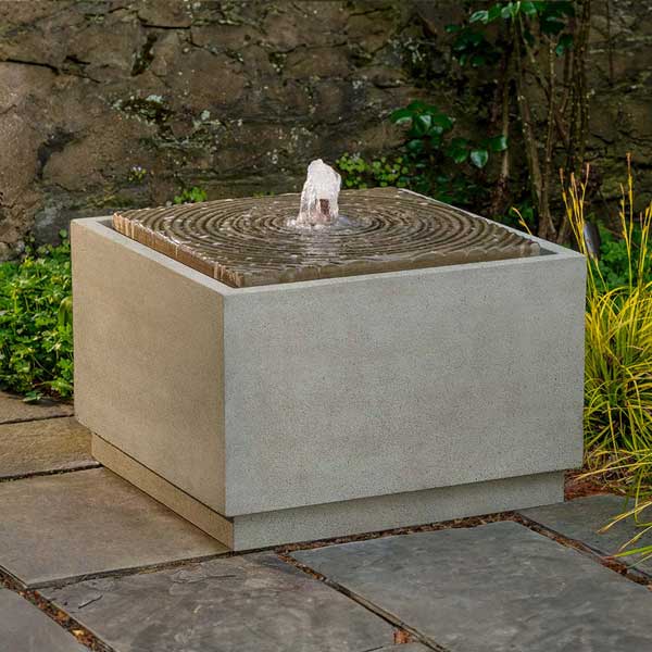 Campania International Onda Fountain, Square