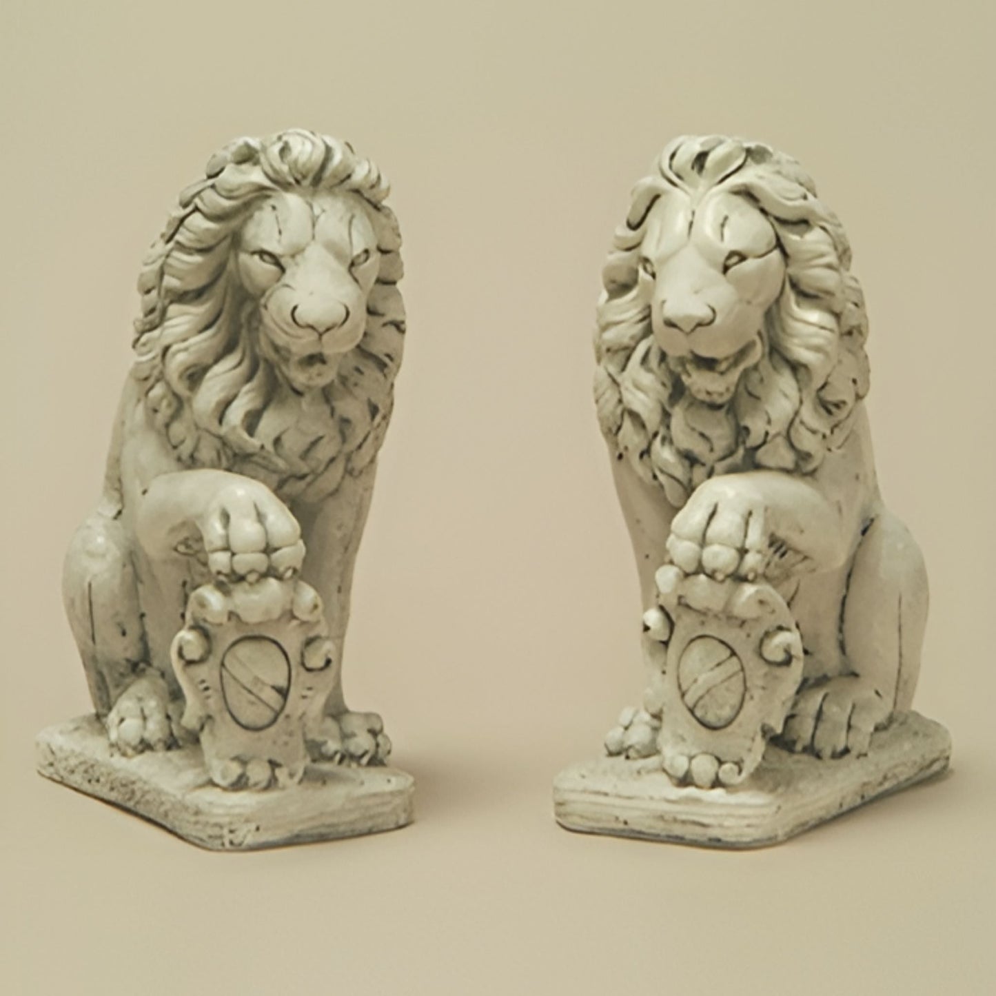 Fiore Lion with Shield Plumbed Concrete Statue - #543