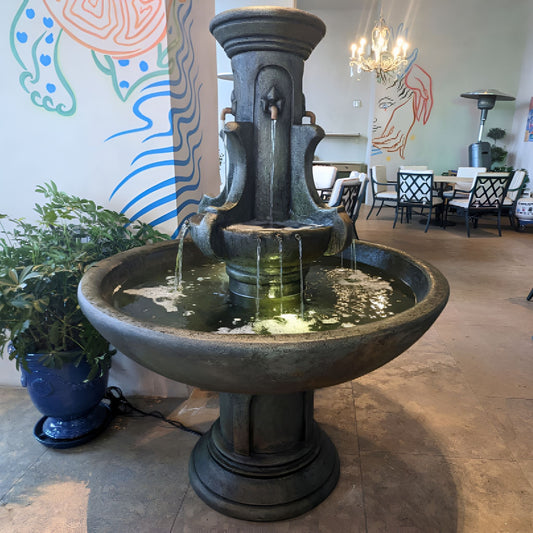 Fiore Stone Courtyard Fleur de Lis Concrete Fountain