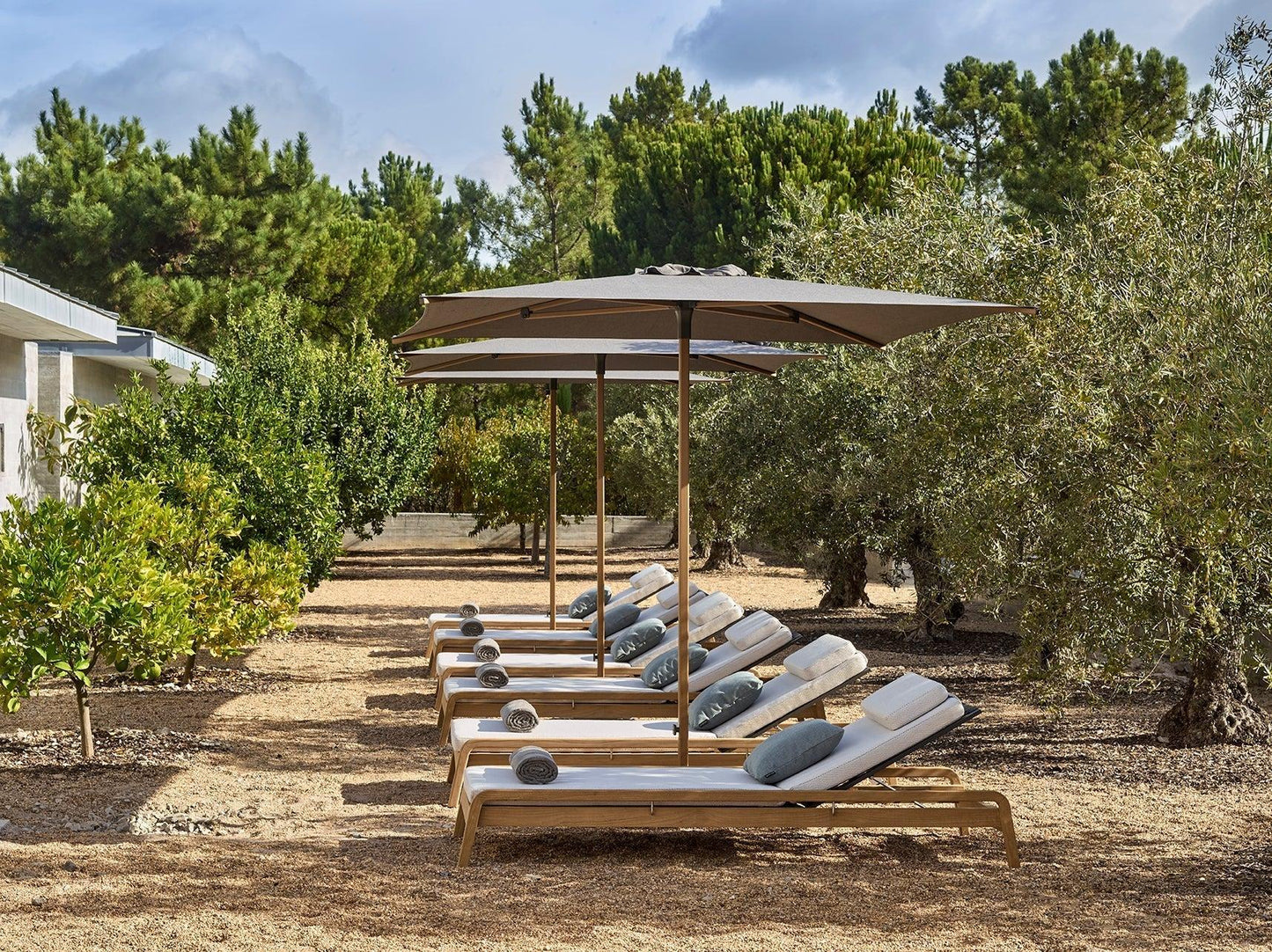 Jardinico JCP-101 Centerpost 7.5' Square Umbrella