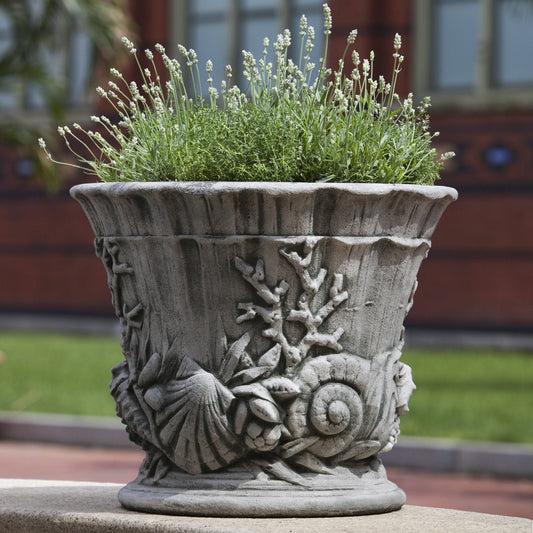 Campania Smithsonian Chesapeake Urn Garden Planter
