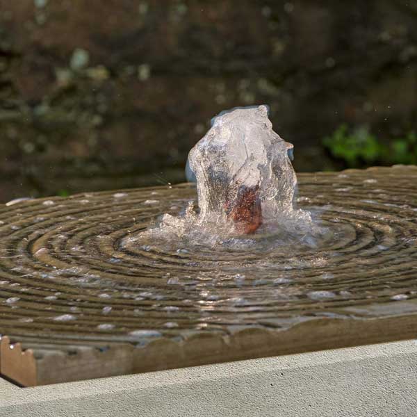 Campania International Onda Fountain, Square