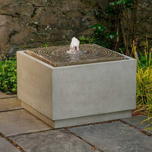 Campania International Onda Fountain, Square